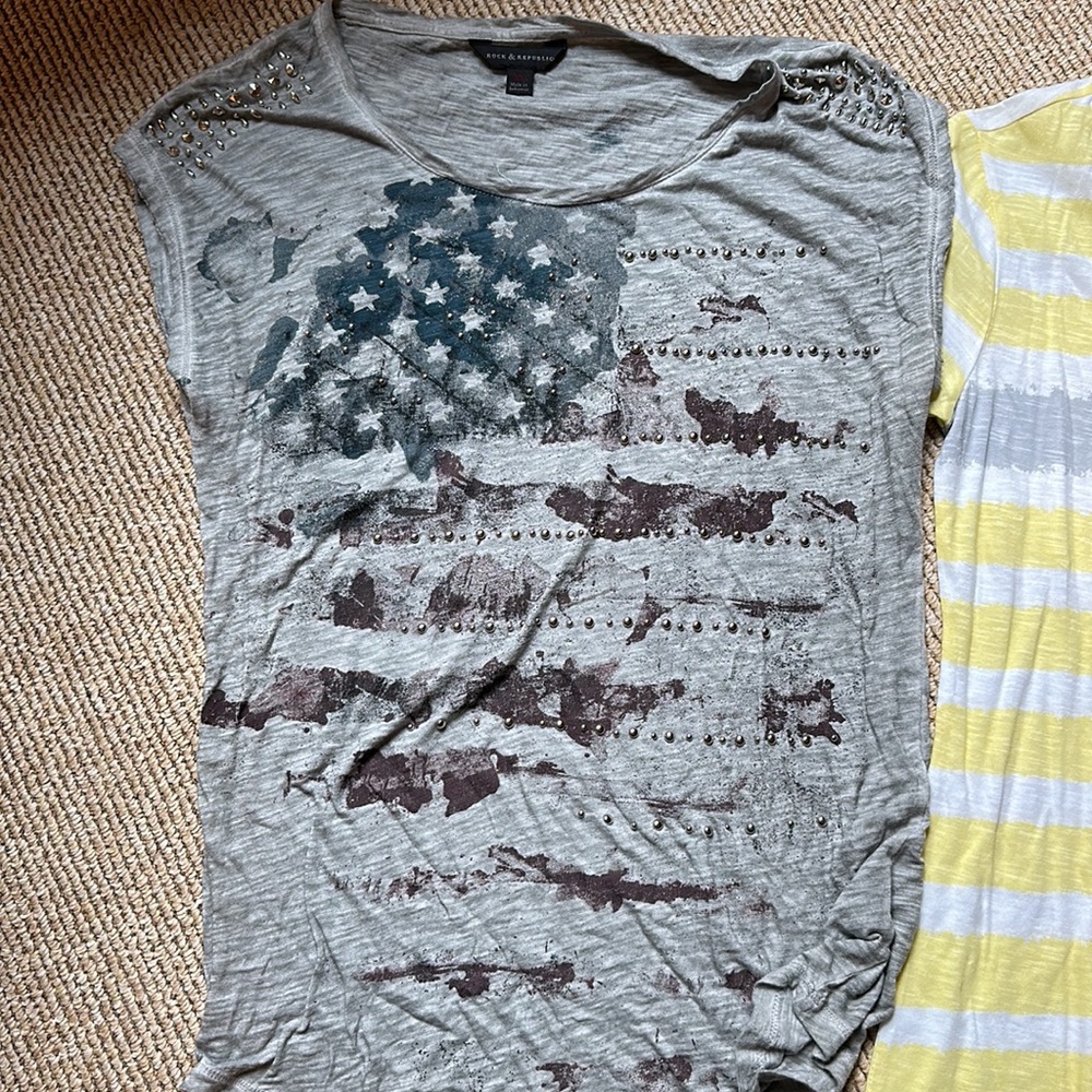 7 - NWT/NWOT Women's short sleeve tops - all "like" size small - lots of brands - Picture 14 of 15